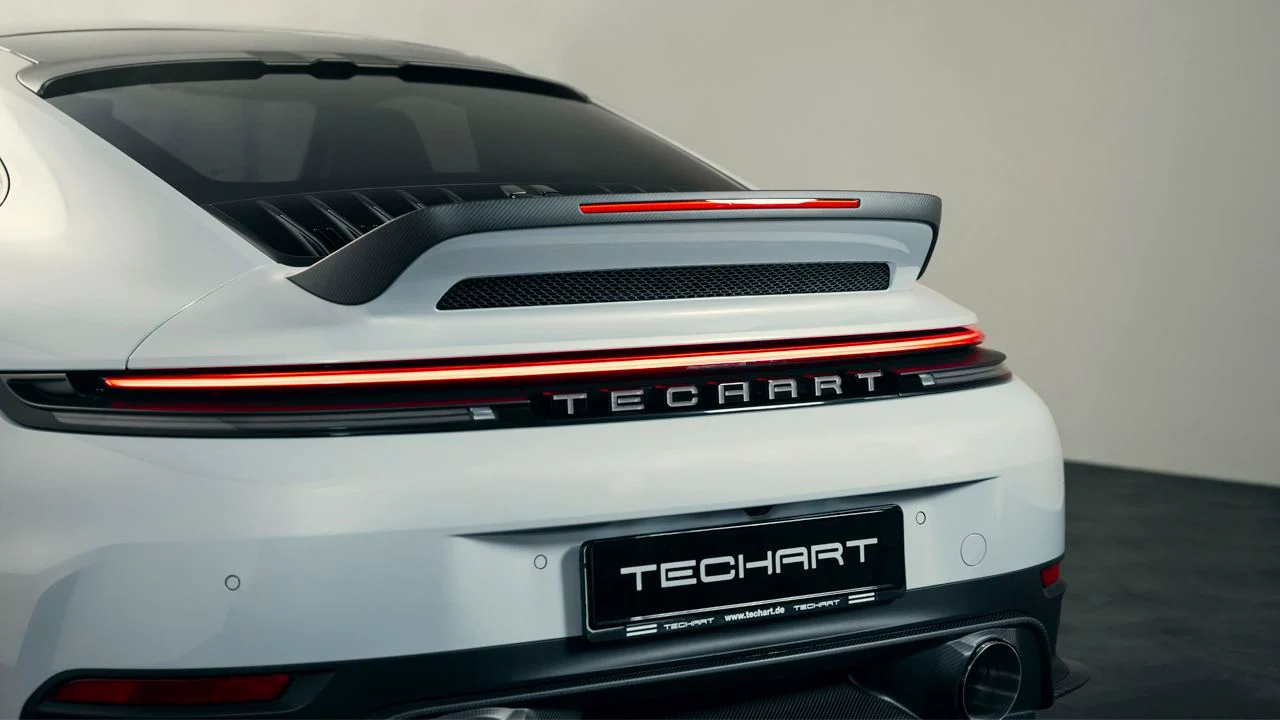 porsche-911-2025110304-1759433811-24.webp