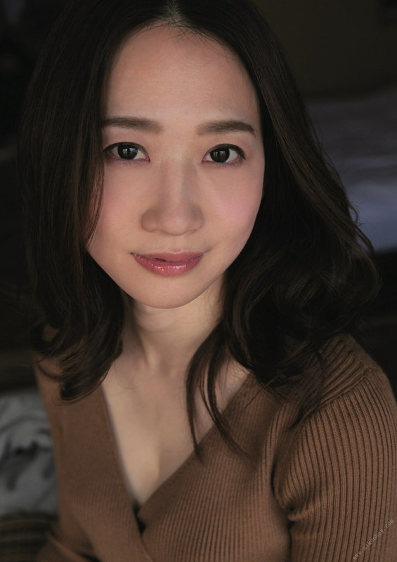 Kana Mito 水戸かな  Natural Beauty