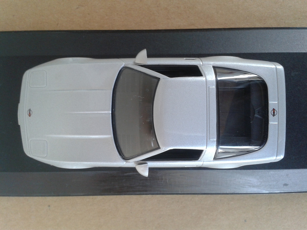 1984 Chevrolet Corvette C4 (Universal Hobbies – nº37 James Bond Car Collection) (14)