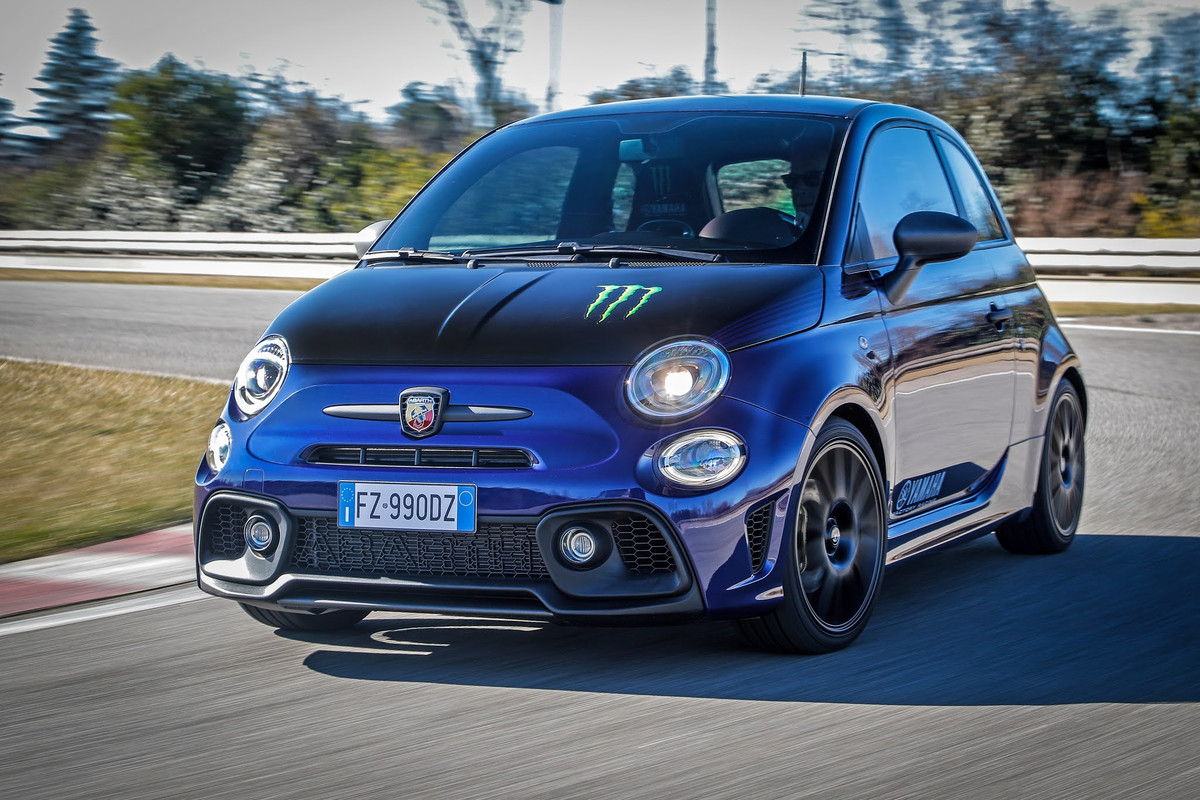 Abarth 595 Monster Energy Yamaha (5)