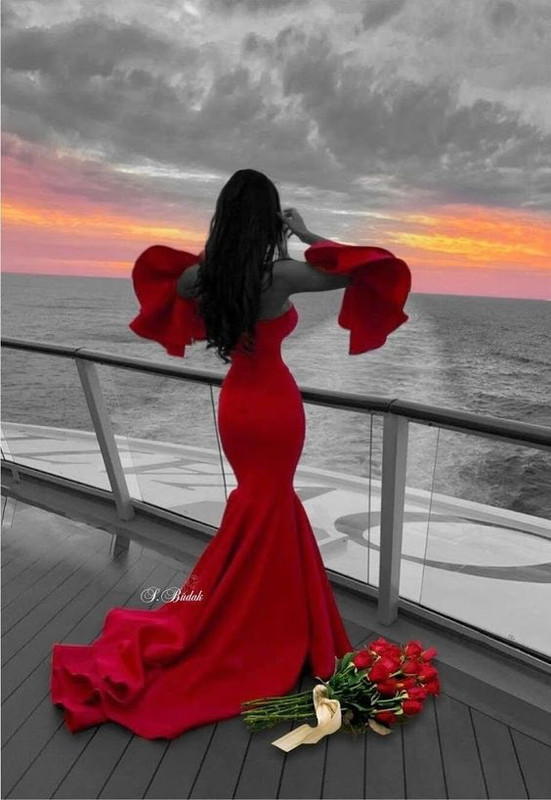 redladylongdress.jpg