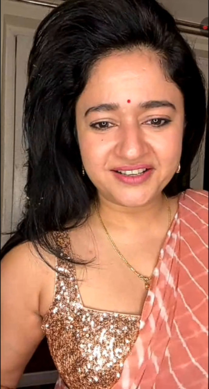Poonam Bajwa Saree Live mp4 0000