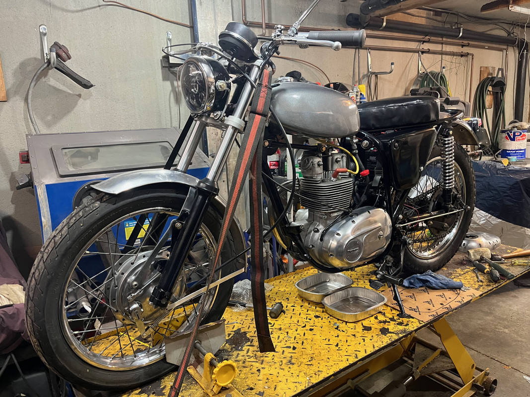 TR25 Tribsa project with Triumph cover (1)