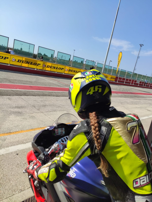 E8AF9593-B10F-468D-913C-5A05715C5CDA