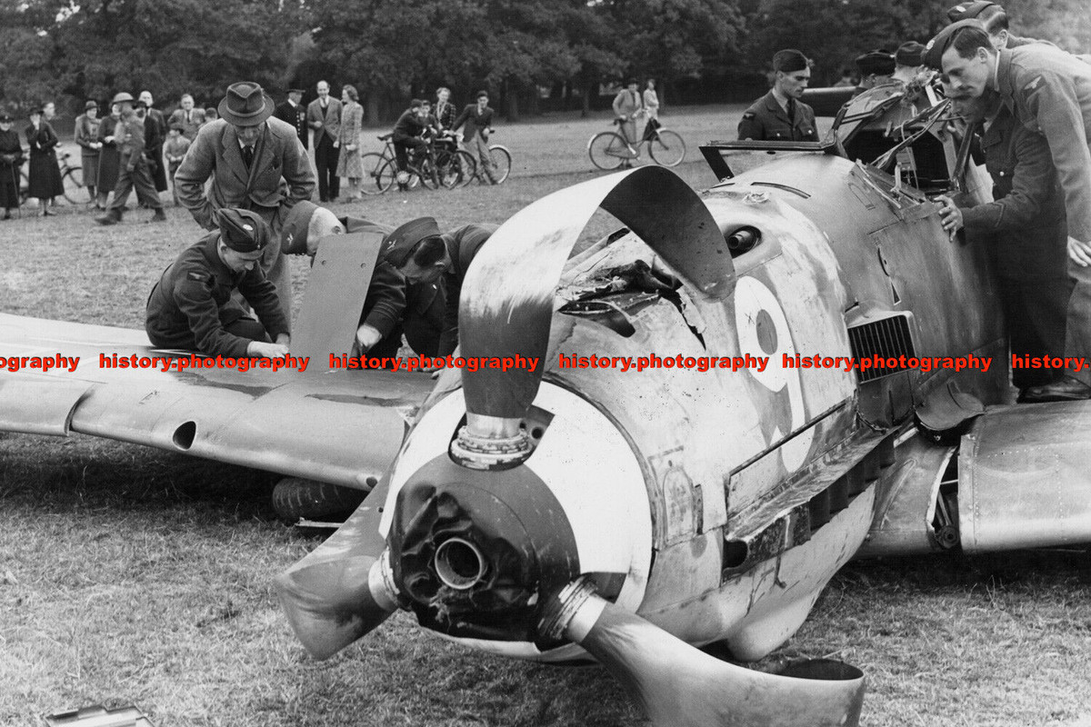 F010057 Messerschmitt BF 109E. Windsor Great Park. 1940. Deutsche Flugzeuge. Zweiter Weltkrieg