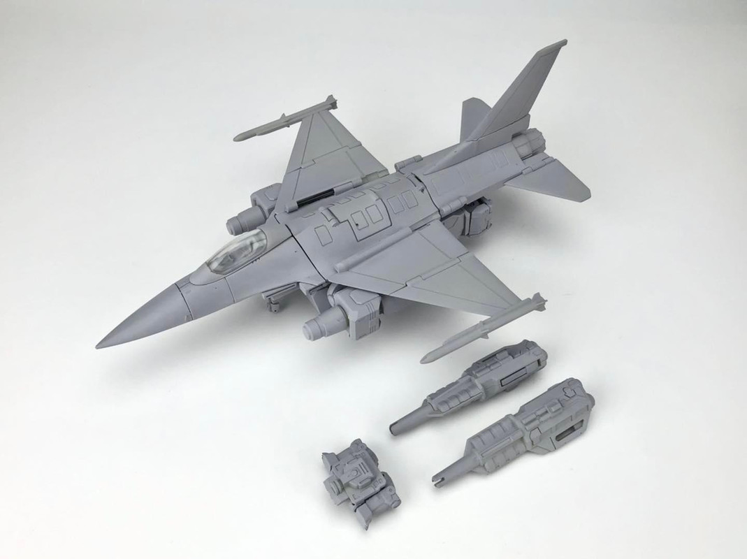 Fans-Hobby-MB-23-Dreadwing-Buster-23