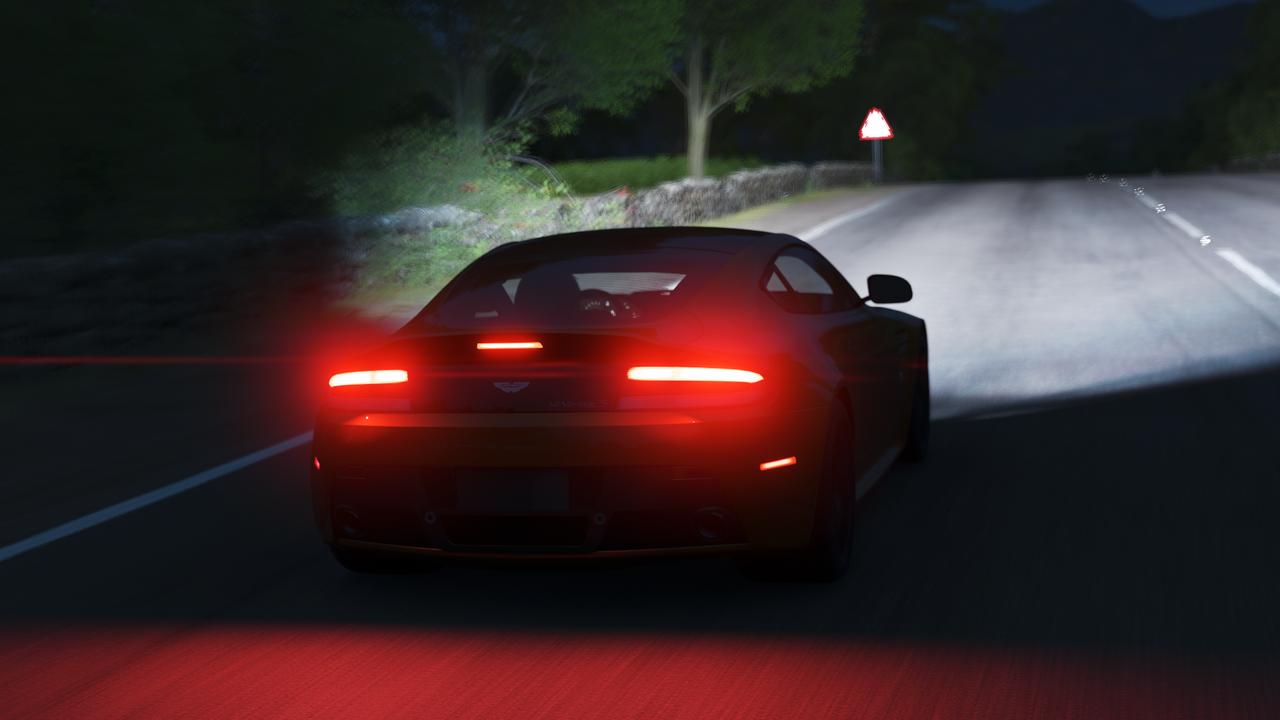 FH4-Aston-Martin-V12-Vantage-S-1.png
