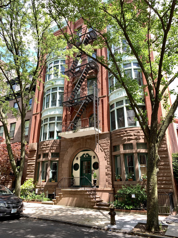 C26228EE-9688-45C7-AEE2-B013A746D8E1