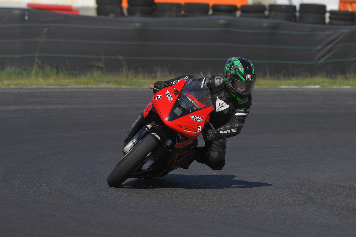 94E9395B-AE30-4AE3-AFD1-0DB3257EA91D