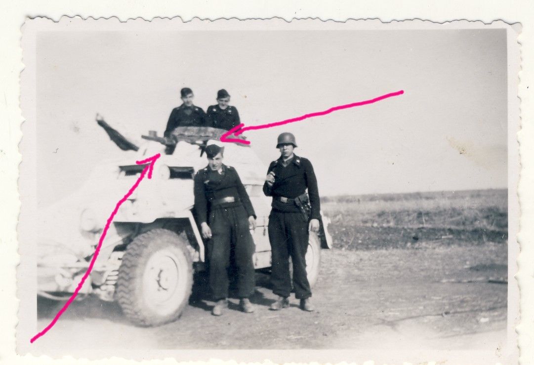 Panzer-Spähwagen Halbkette SPW Rahmenantenne MG 