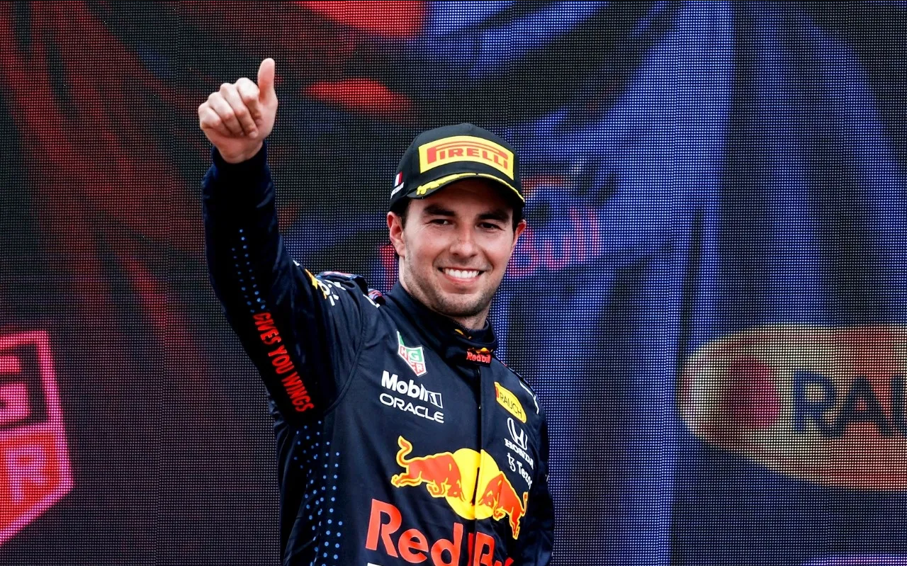Checo Pérez hace historia y logra el 3er lugar del campeonato de Fórmula 1