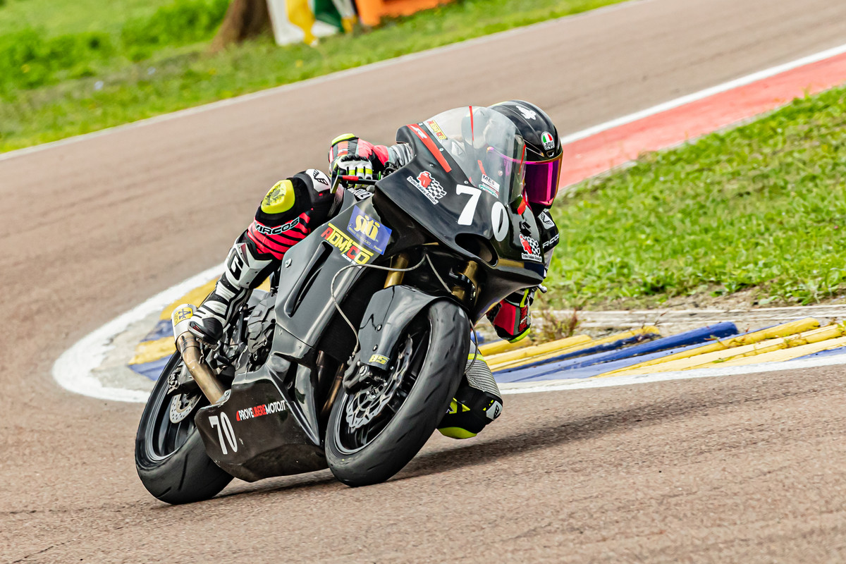 600E86A8-1404-4635-9E65-1E29EEF0B88E