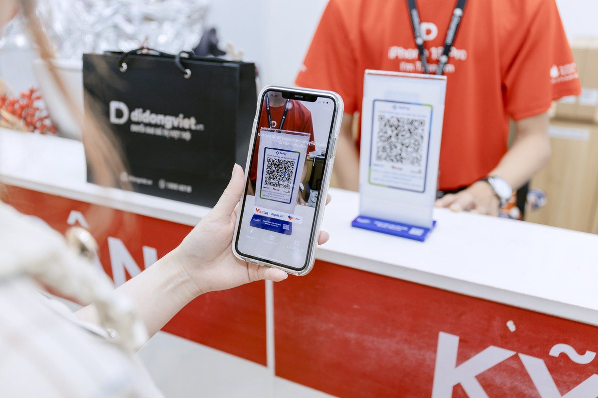 Ng-i-d-ng-thanh-to-n-online-b-ng-c-ch-qu-t-m-QR-Code-qua-Se-Pay-1.jpg