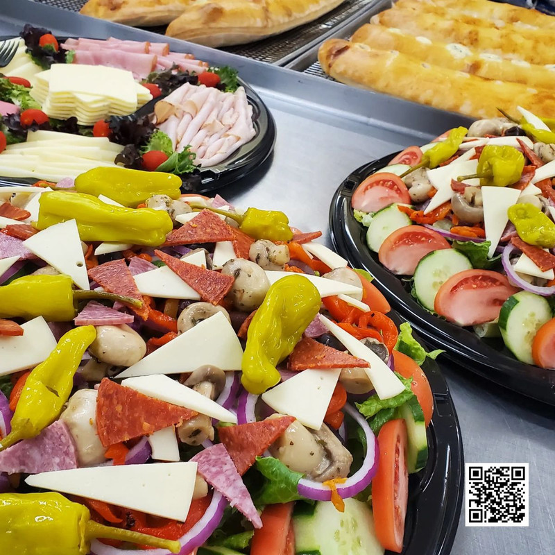 How to Choose the Best Deli Platters for Any Event?