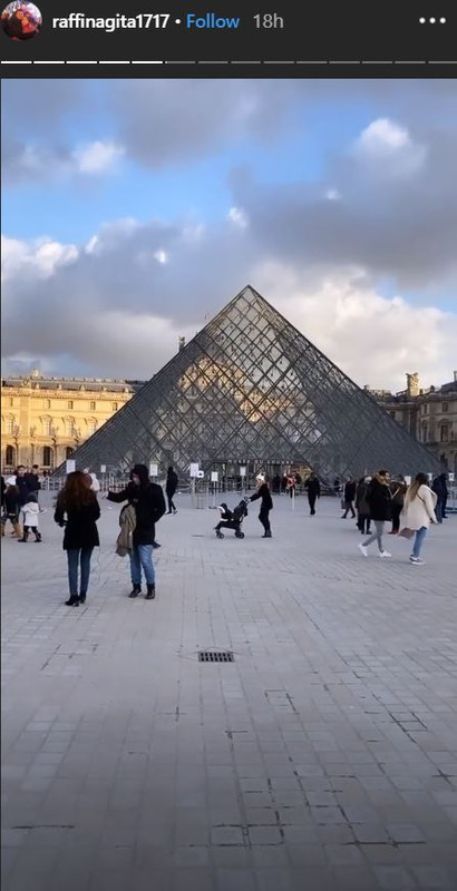 Raffi Ahmad dan Nagita Slavina libruan ke Musee Du Louvre atau Museum Louvre.