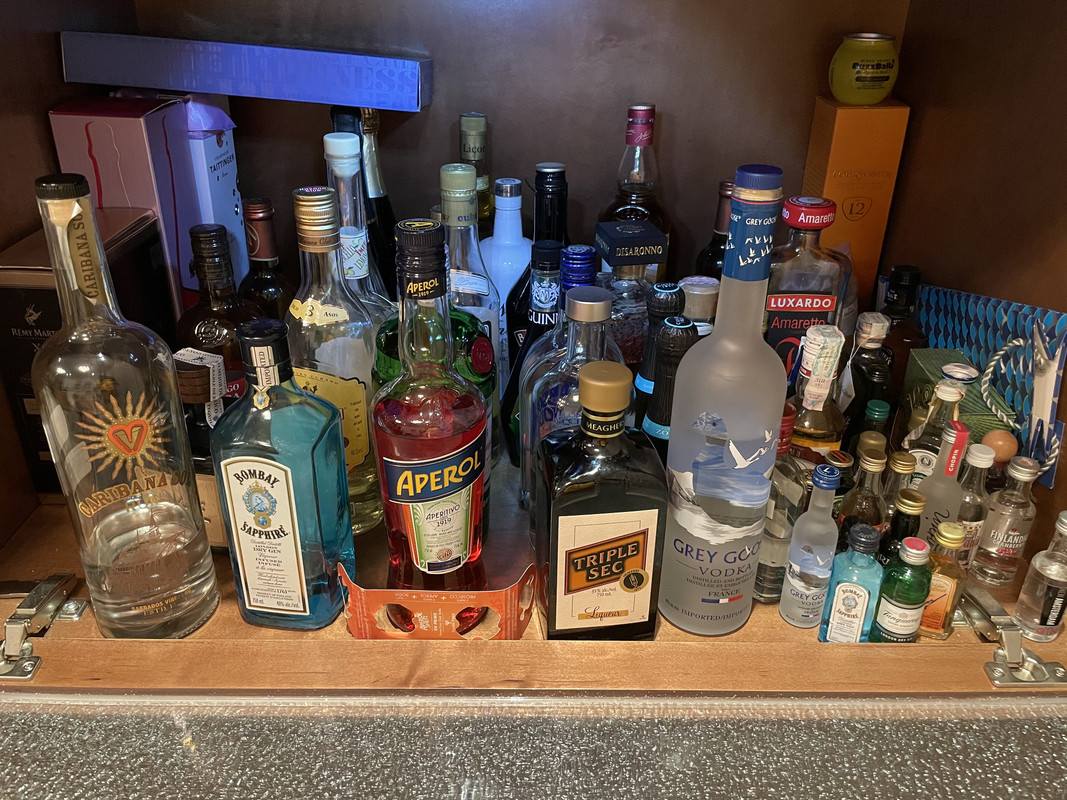 9FE2B56D-8562-4FC1-B0C4-324FFE6A14BA