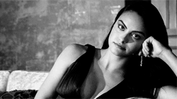 https://i.postimg.cc/3w3h8NCD/camila-mendes.gif