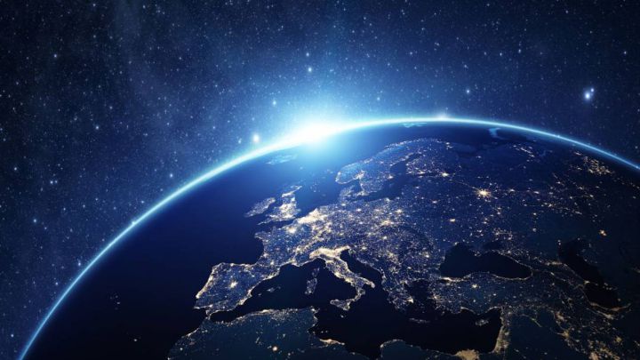 La Tierra y el nuevo objeto que emite ondas de energía