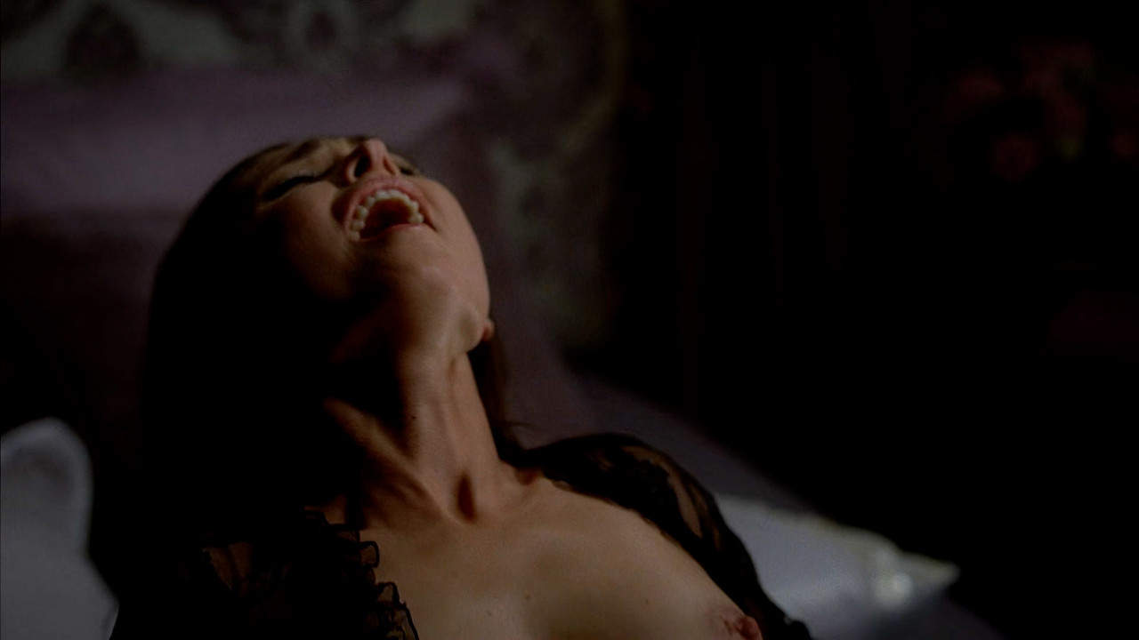 Karolina Wydra True Blood 00 01 36 11 Still011