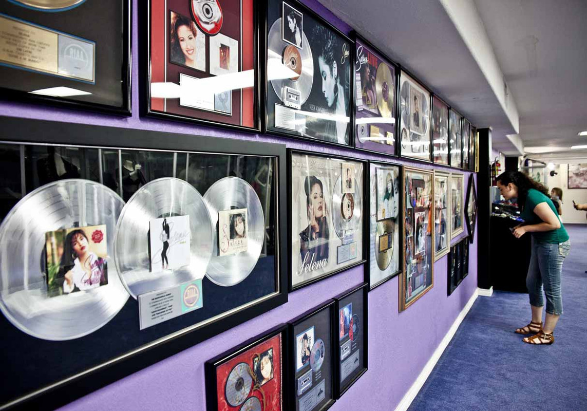 Foto inédita de Selena Quintanilla y Chris Pérez en su aniversario de bodas