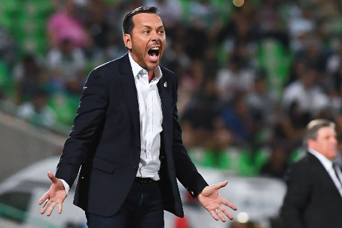 Es oficial, Eduardo Fentanes deja de ser técnico de Santos Laguna