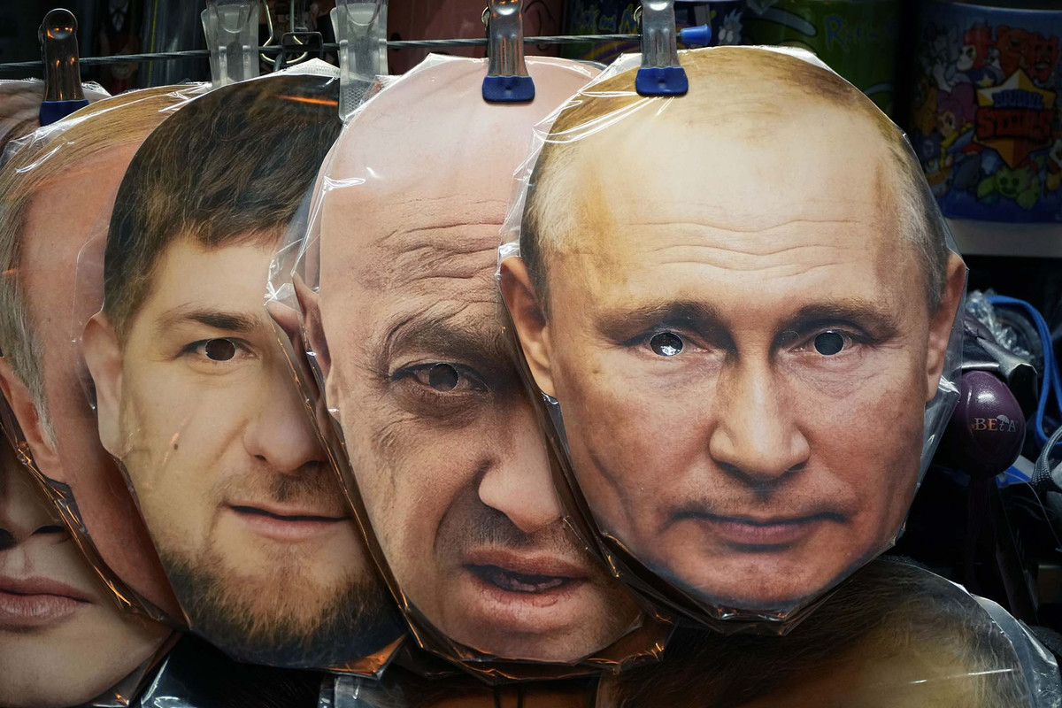 https://i.postimg.cc/3w5Xfrs8/Russia-Political-Infighting.jpg