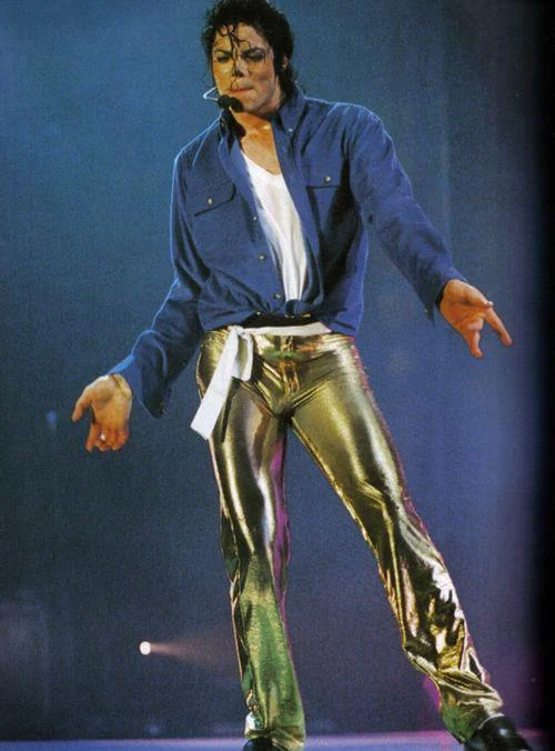 why-the-gold-pants-v0-36xhy3y91ttd1.webp