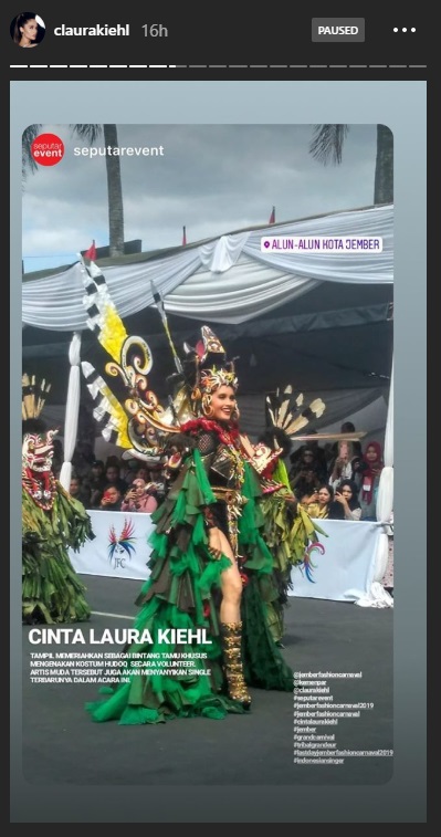 Cinta Laura Kiehl dalam acara Jember Fashion Carnaval (JEC)