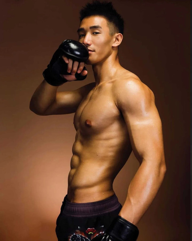 Photo shared by Chinese hunks 全球華男 on September 12, 2023 tagging @mrrmhk, @timothy_figure, @andychan