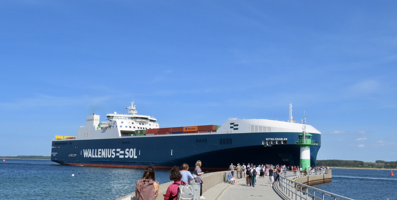 4ED30DF4-AFEE-4896-BACE-B9A65D07DEFD