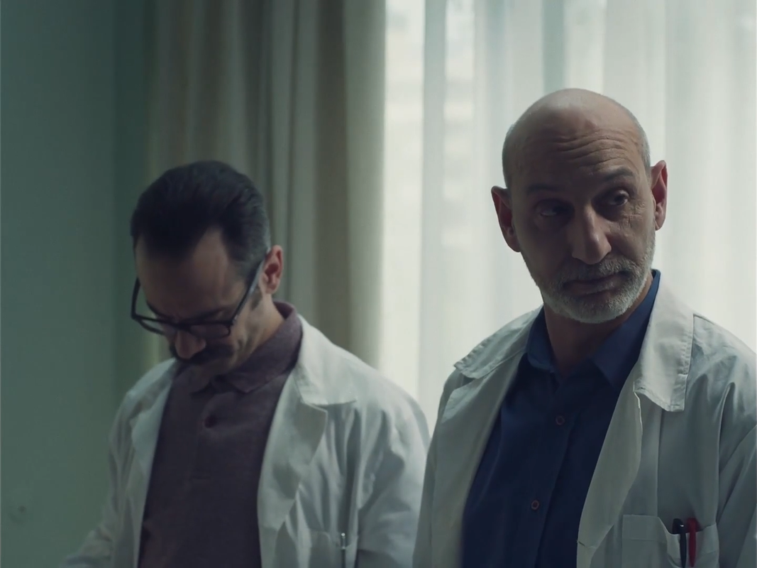 Apples.2020.iTALiAN.MULTi.1080p.WEB.x264-MeM (1).mkv_snapshot_00.10.47_[2021.04.03_08.20.15]