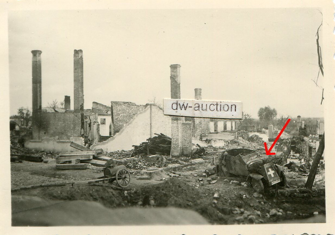 Polen , zerstörter Panzer Spähwagen in Nowogród