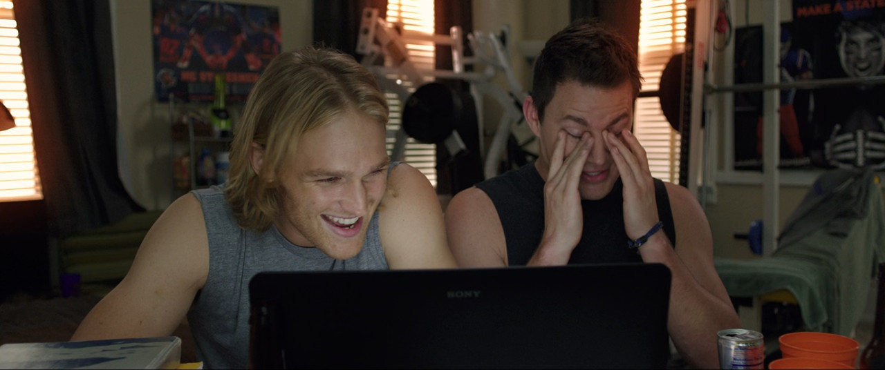 22 Jump Street 2014 (1080p x265 10bit Tigole).mk