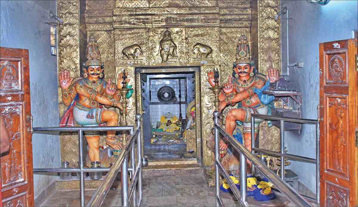கலிதீர்த்த ஐயனார் கோயில் Kalitheertha-aiyanaar