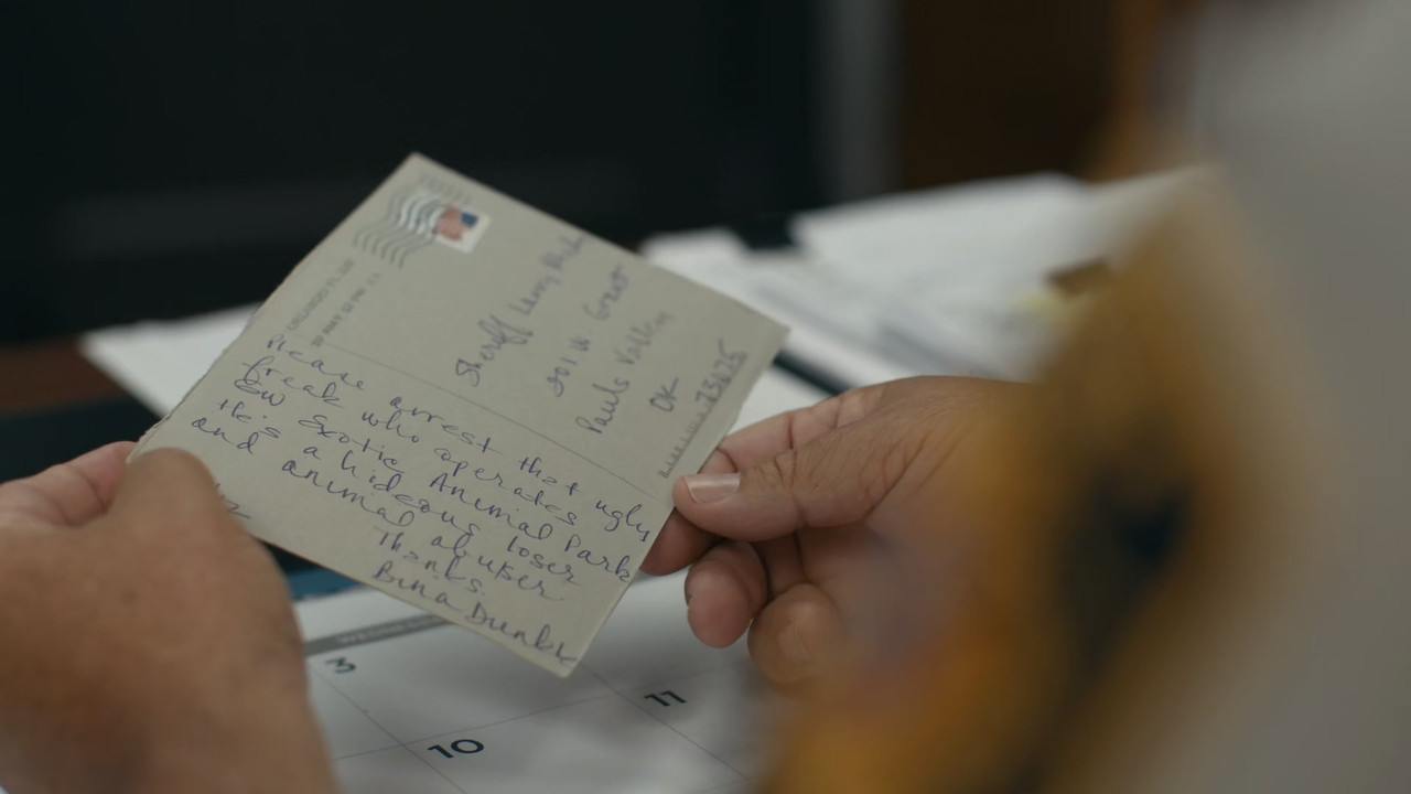 Tiger King (2020) S01E01 Not Your Average Joe (1080p AMZN Webrip x265 10bit EAC3 5.1 - HxD) [TAoE].m