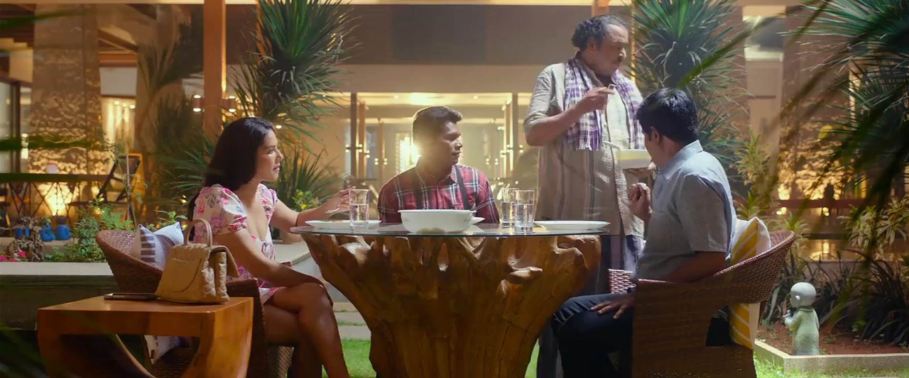 Ginna 2022 WebRip [Hindi + Telugu] 480p, 720p ESub Screenshot