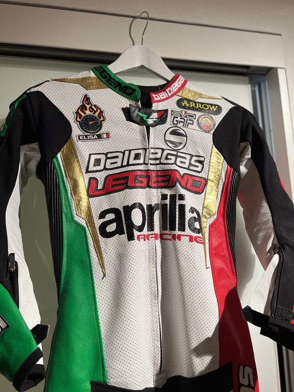 FFC9CEE4-1F8C-4C54-98E4-6E5FA383AE83