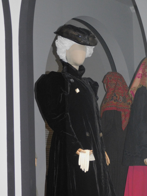 Выставка в музее Революции Кринолин и пр 134