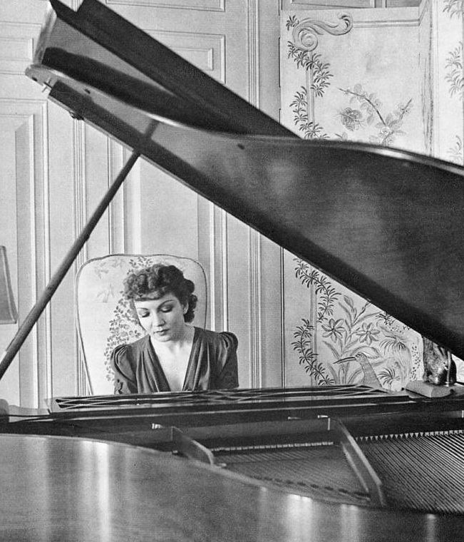 claudette_colbert_c54