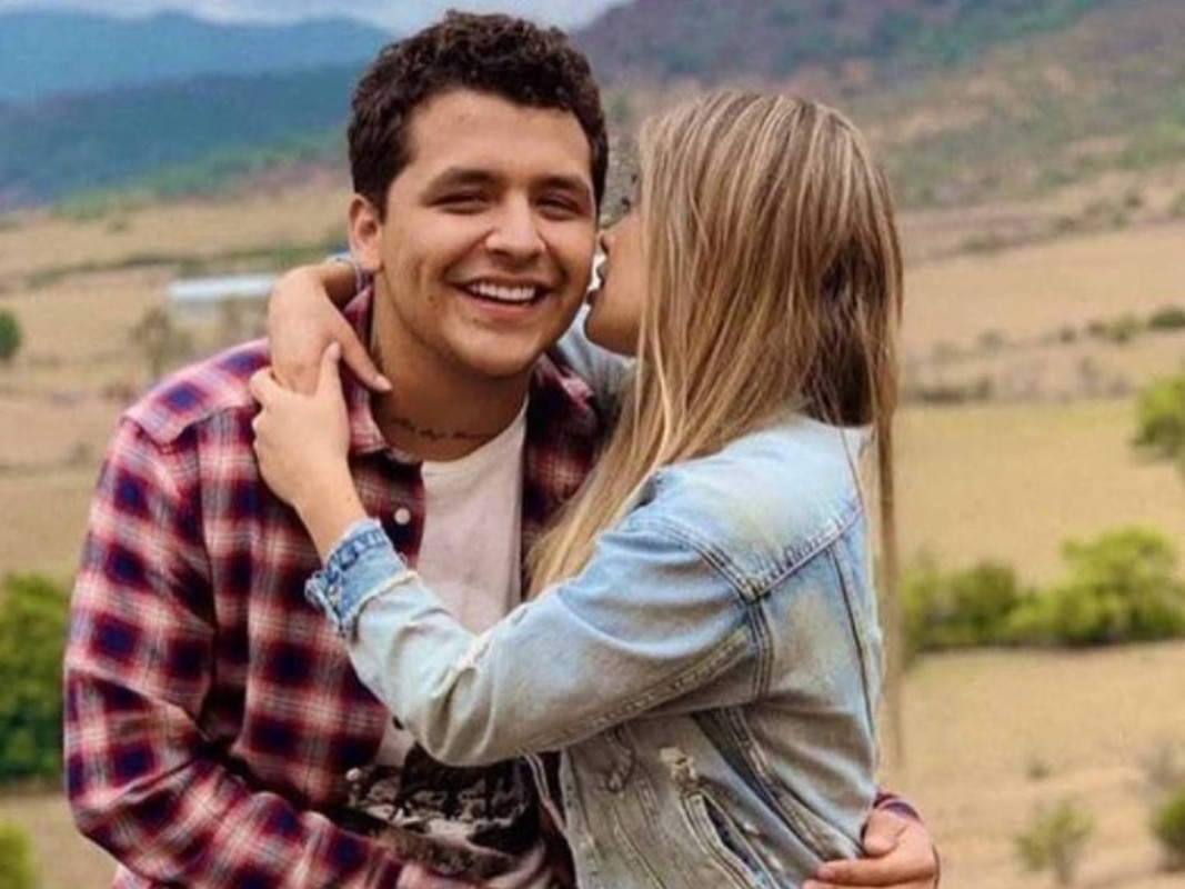 ¿Cuánto cuesta la bolsa Prada de la ex de Christian Nodal?