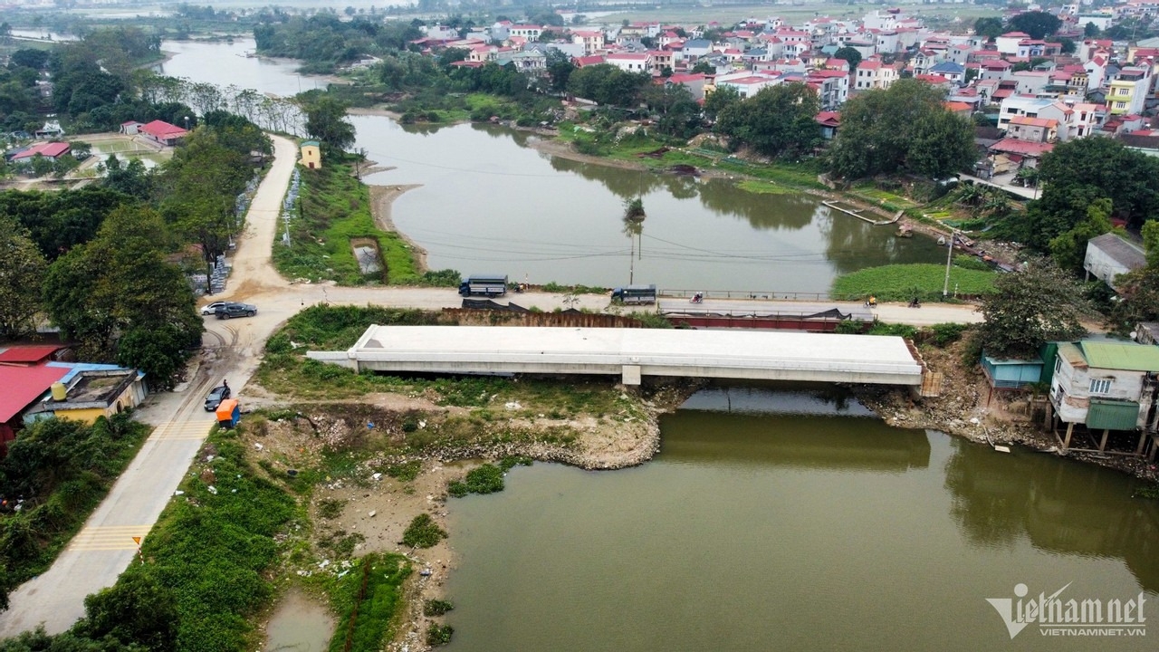 920240127091125 Bắc Ninh: Cầu trăm tỷ nối Từ Sơn - Yên Phong chậm tiến độ, dân phấp phỏng đi qua cầu tạm
