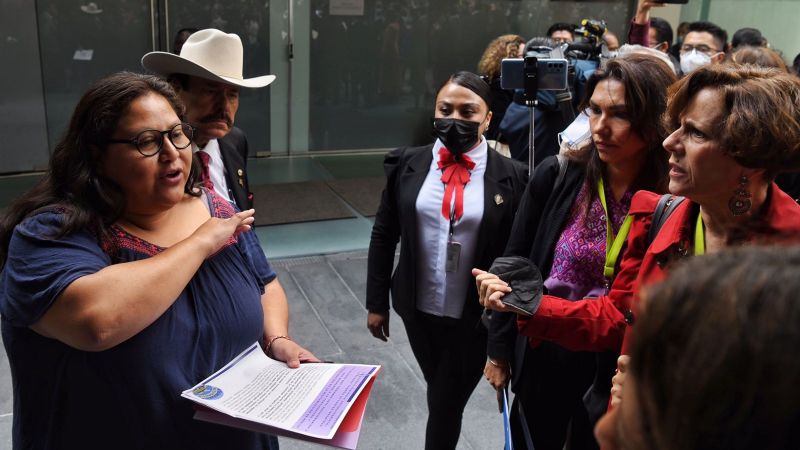 Citlali Hernández, secretaria de Morena, se pelea con Denise Dresser