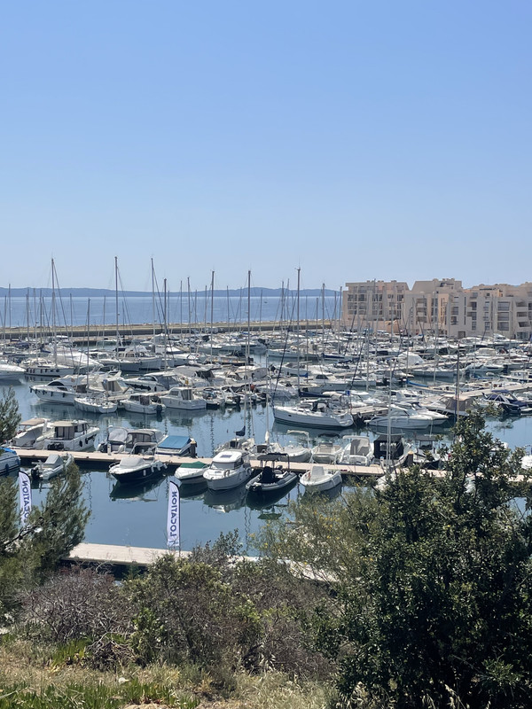 8ADBEAA8-2900-4BDB-B3E8-F0E0CB3F40AF