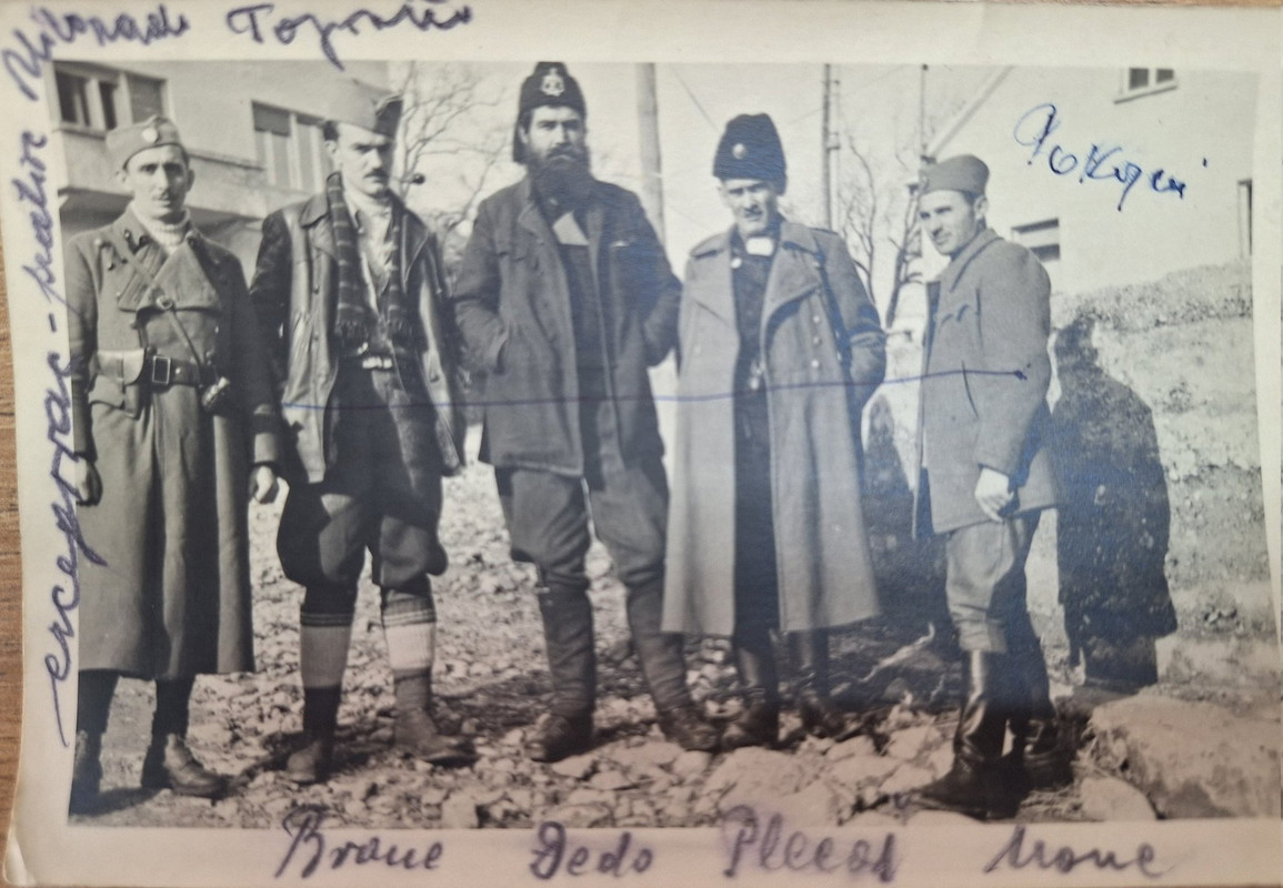 [Слика: GTKp-YKw-Xk-AE92ek.jpg]