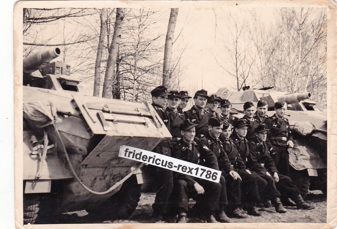 3 Panzer Tank Panzerspähwagen Sd. Kfz. 233 mit 7,5-cm Stummel Ke