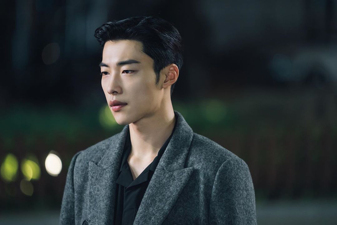 Aktor Woo Dohwan mulai menjalani wajib militer (wamil) pada Senin (6/7/2020).