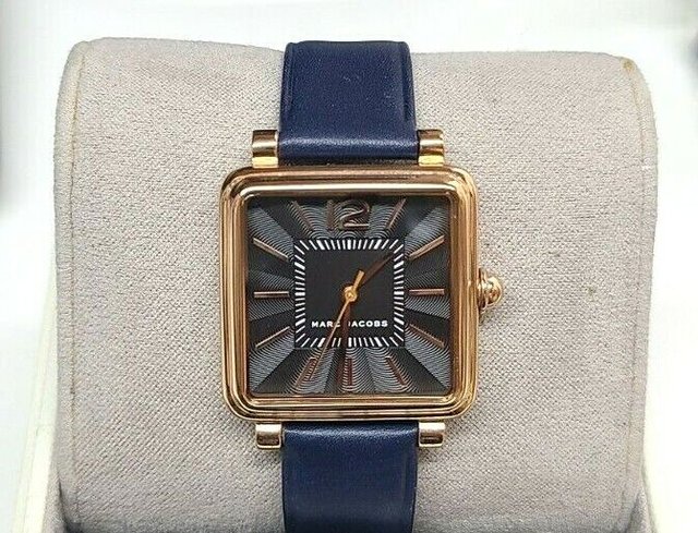 Marc Jacobs MJ1523 Vic Black Dial Navy Blue Leather Strap  display picture 2