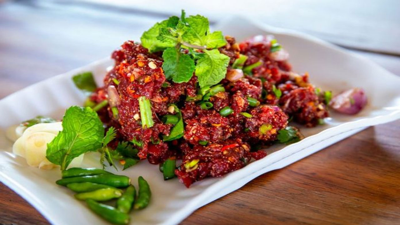 Larb Leuat Neua Dari Thailand