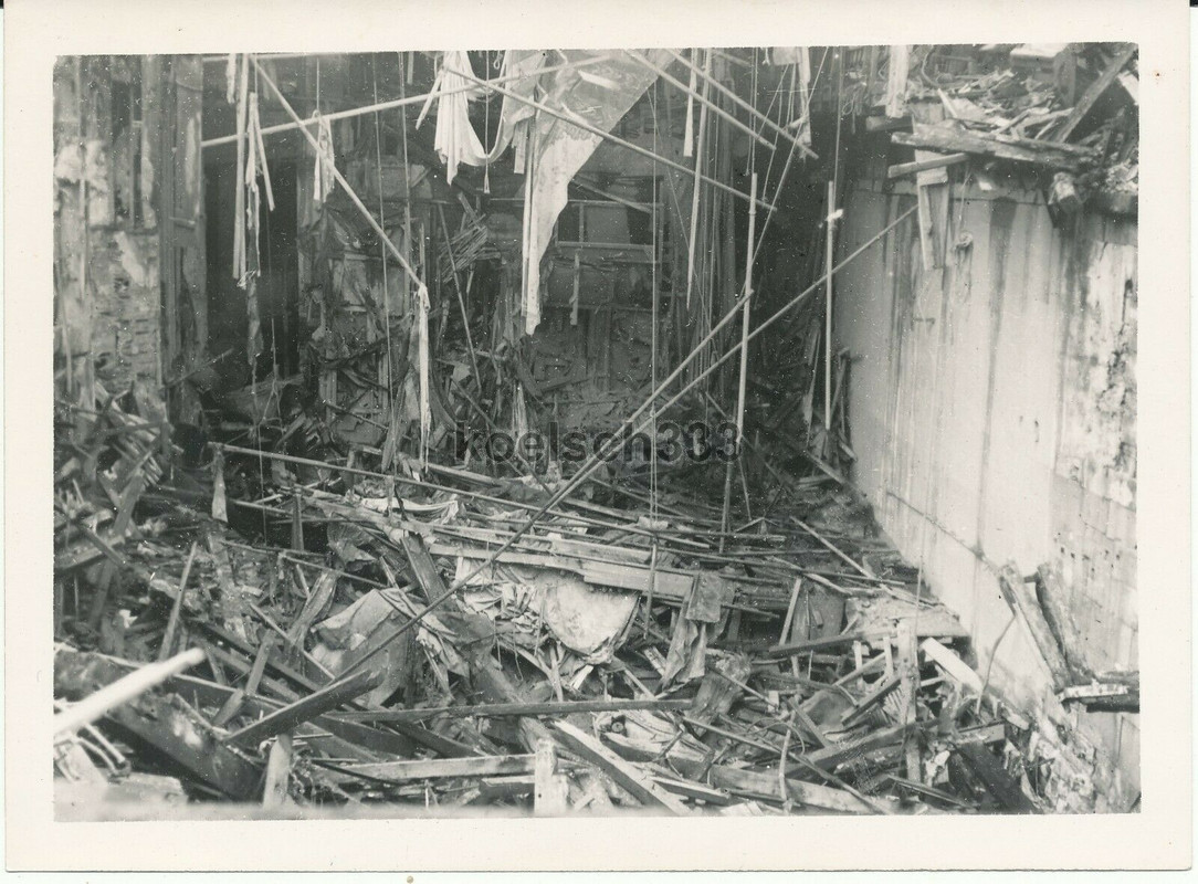 Foto Ruinen in der schwer zerstörten Stadt Rouen in Frankreich 1940dd