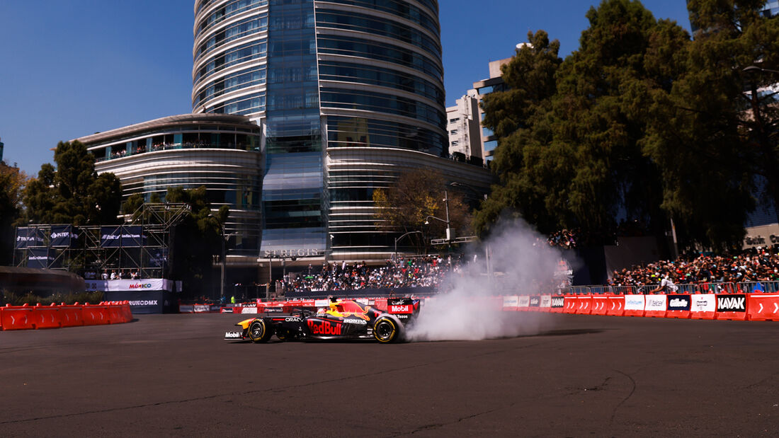 Sergio-Perez-Red-Bull-Formel-1-GP-Mexiko-3-November-2021-169Gallery-5c6bf58c-1847264